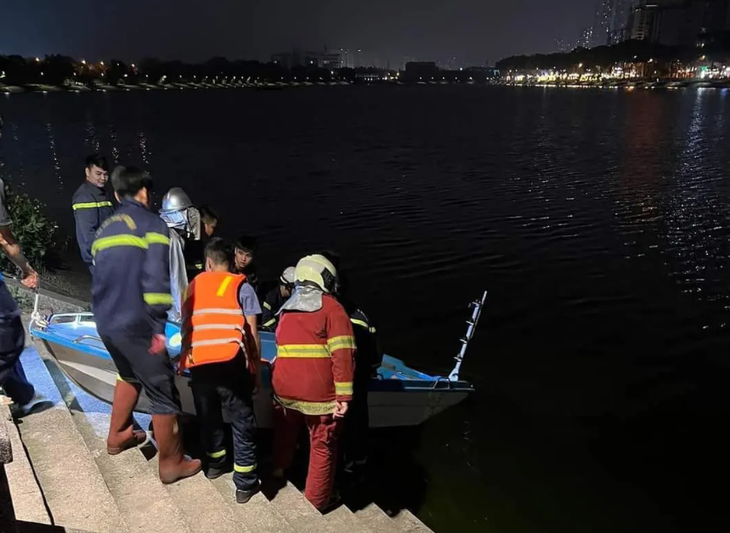 Một công nhân bị đuối nước khi ra hồ Linh Đàm tắm- Ảnh 1.