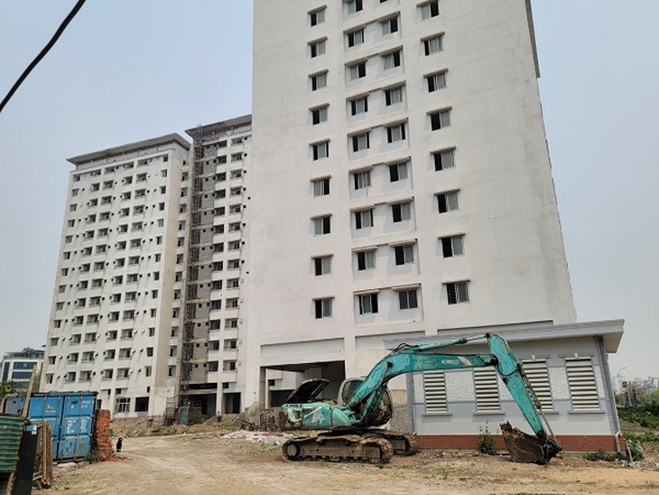 Nhà tái định cư dở dang hàng chục năm trên ‘đất vàng’ quận Cầu Giấy- Ảnh 2.
