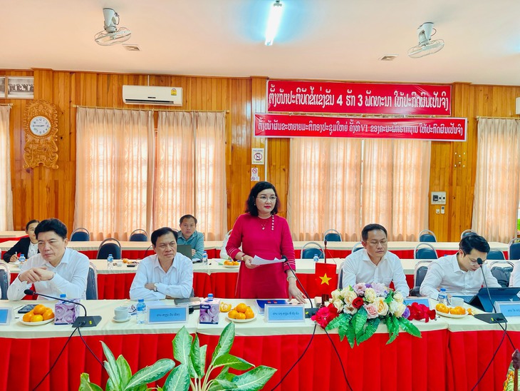 TS Nguyễn Thị Hồng Hoa, Giám đốc Sở Y tế Nghệ An phát biểu tại buổi làm việc. Ảnh: Trung Thành.