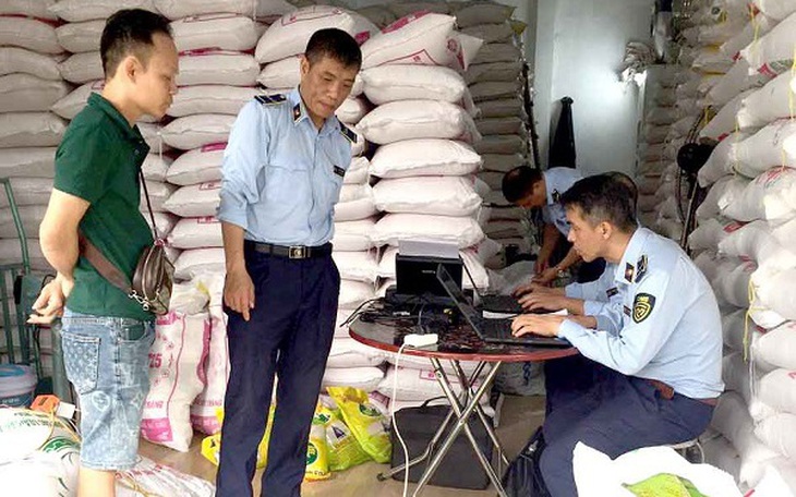 Kiểm tra 06 Cơ sở kinh doanh gạo, bước đầu phát hiện 3 cơ sở kinh doanh gạo "giả"
