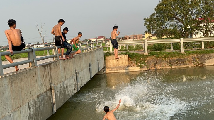 Ám ảnh đuối nước: Đến hẹn lại... lo- Ảnh 3.