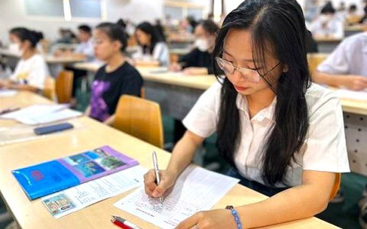 Máy tính nào được mang vào phòng thi tốt nghiệp THPT?