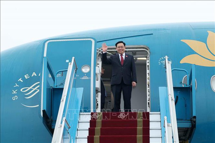 Chủ tịch Quốc hội Vương Đình Huệ lên đường thăm chính thức nước Cộng hòa Nhân dân Trung Hoa- Ảnh 1.