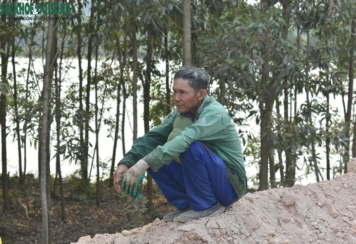 Công nhân 'căng mình' thi công đường cao tốc dưới thời tiết khắc nghiệt- Ảnh 6.
