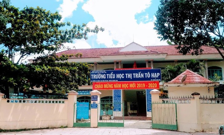 Khánh Hòa: 28 học sinh nhập viện sau ăn sáng ở vỉa hè- Ảnh 1.