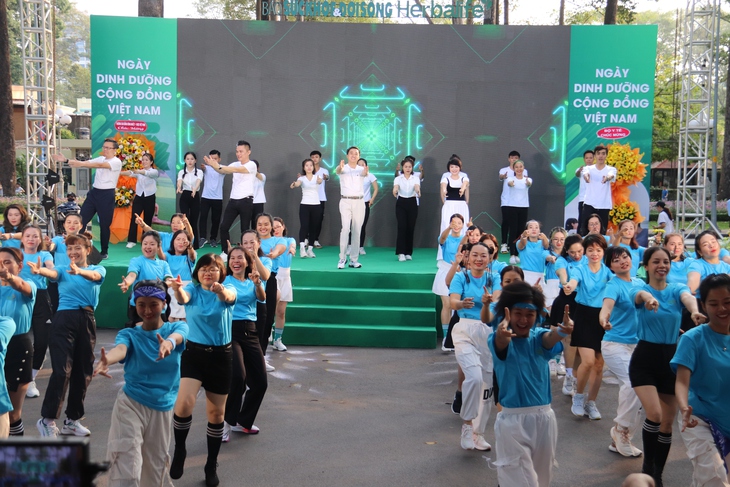 Herbalife Việt Nam đồng hành cùng Báo Sức khỏe và Đời sống tổ chức Ngày Dinh dưỡng cộng đồng Việt Nam lần 2- Ảnh 7. Herbalife Việt Nam đồng hành cùng Báo Sức khỏe và Đời sống tổ chức Ngày Dinh dưỡng cộng đồng Việt Nam lần 2- Ảnh 7.