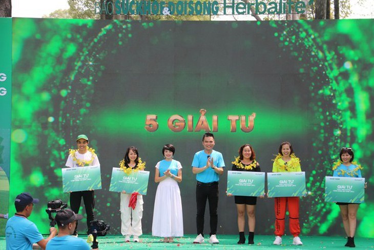 Herbalife Việt Nam đồng hành cùng Báo Sức khỏe và Đời sống tổ chức Ngày Dinh dưỡng cộng đồng Việt Nam lần 2- Ảnh 6. Herbalife Việt Nam đồng hành cùng Báo Sức khỏe và Đời sống tổ chức Ngày Dinh dưỡng cộng đồng Việt Nam lần 2- Ảnh 6.