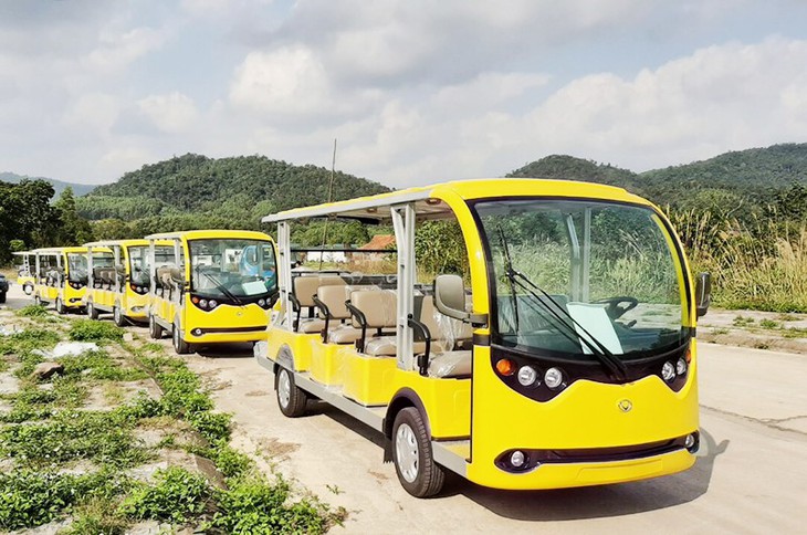 Kiểm soát chặt hoạt động của xe điện chở khách dịp lễ 30/4 - 1/5- Ảnh 3.