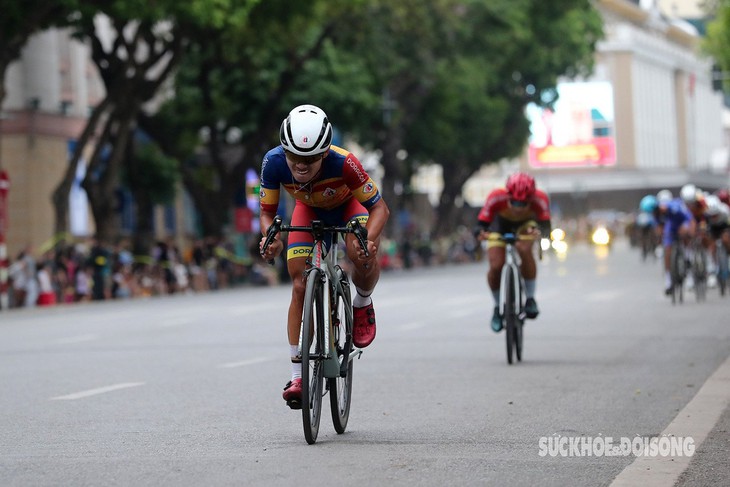 Khởi tranh cuộc đua xe đạp 'Về Điện Biên Phủ' 2024- Ảnh 7.