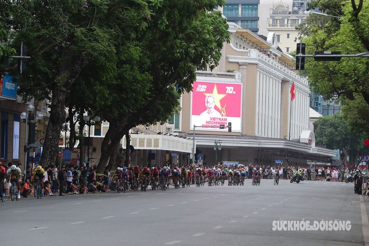 Khởi tranh cuộc đua xe đạp 'Về Điện Biên Phủ' 2024- Ảnh 8.