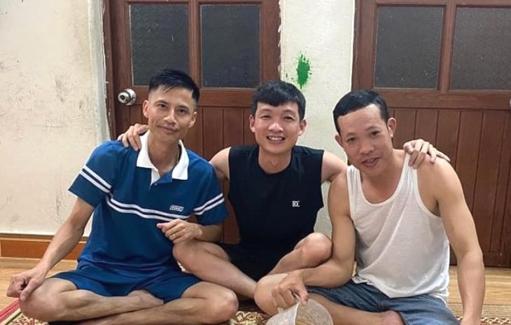 Khen thưởng hai cán bộ xã cứu người đuối nước - Ảnh 1.