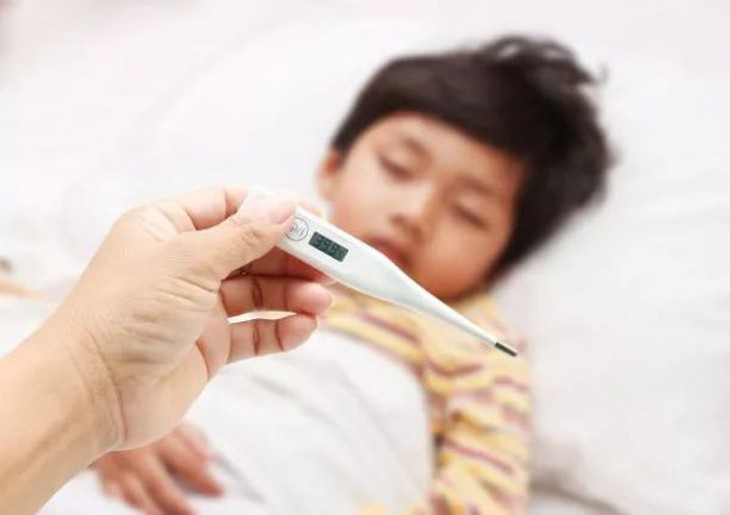 Biểu hiện của các vấn đề sức khỏe thường gặp trong mùa nắng nóng phụ thuộc vào thời gian tiếp xúc với nắng nóng, mức độ tăng thân nhiệt của cơ thể.