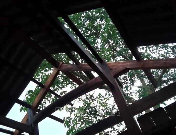Dông lốc gây thiệt hại về người, nhà cửa và hoa màu ở Yên Bái- Ảnh 2.