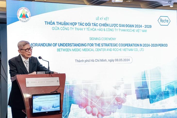 Roche Việt Nam tiếp tục đồng hành cùng MEDIC Hòa Hảo, ký kết thỏa thuận hợp tác chiến lược giai đoạn 2024 - 2029- Ảnh 2. Roche Việt Nam tiếp tục đồng hành cùng MEDIC Hòa Hảo, ký kết thỏa thuận hợp tác chiến lược giai đoạn 2024 - 2029- Ảnh 2.