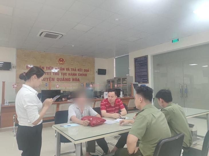 Giả danh công an yêu cầu chuyển hơn 300 triệu để 'phục vụ điều tra'- Ảnh 1.