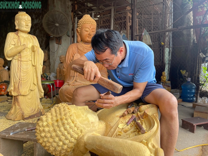 Xem nghệ nhân làng Sơn Đồng 'thổi hồn' vào gỗ- Ảnh 5.