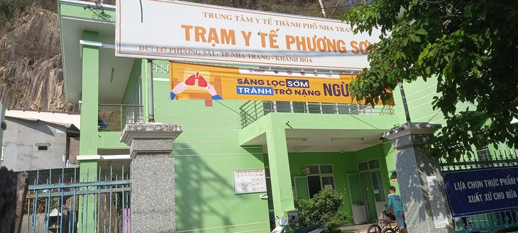 Quyền lợi của nhân viên y tế các phường sáp nhập ở Khánh Hòa thực hiện ra sao?- Ảnh 1. Quyền lợi của nhân viên y tế các phường sáp nhập ở Khánh Hòa thực hiện ra sao?- Ảnh 1.