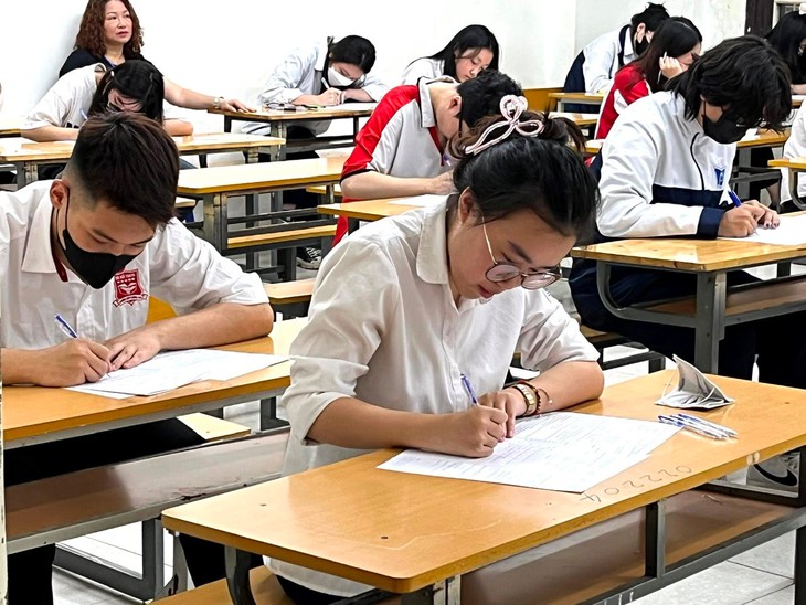 Năm cuối thi lớp 10 theo chương trình cũ thí sinh cần lưu ý gì?- Ảnh 1.