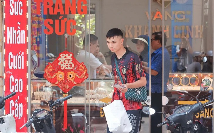Chuyên gia cảnh báo cẩn trọng trước diễn biến khó lường của giá vàng