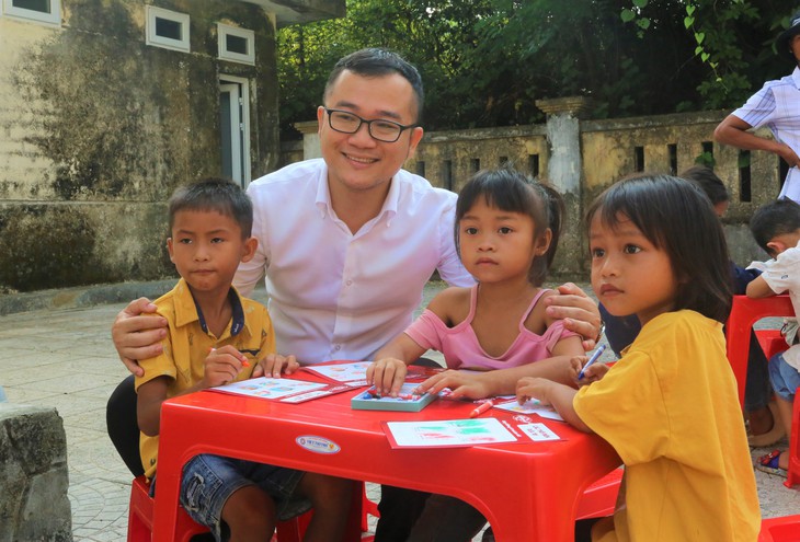 Tuổi trẻ ngành y tế khám bệnh, cấp phát thuốc miễn phí cho người dân quê hương Đại tướng Võ Nguyên Giáp- Ảnh 16.