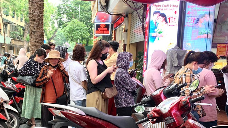 Giá vàng liên tiếp lập kỷ lục, Phó Thủ tướng yêu cầu khẩn trương thanh, kiểm tra- Ảnh 2.
