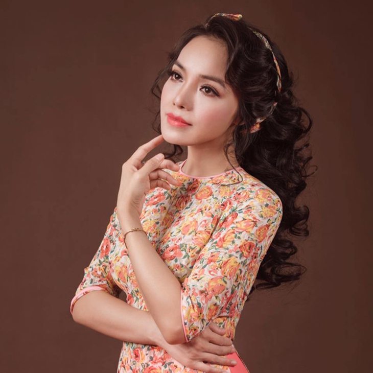 Nhan sắc trẻ đẹp tuổi 48 của nữ NSƯT nổi tiếng dòng nhạc đỏ- Ảnh 1. Nhan sắc trẻ đẹp tuổi 48 của nữ NSƯT nổi tiếng dòng nhạc đỏ- Ảnh 1.