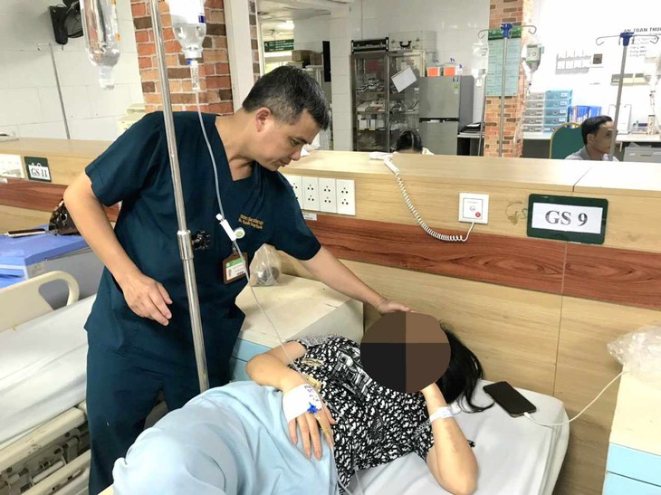 Chủ cơ sở spa tiêm 'nhầm' sữa rửa mặt vào da cho khách- Ảnh 2.