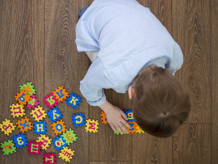 Tự kỷ: Biểu hiện, nguyên nhân, chẩn đoán, cách điều trị và phòng bệnh- Ảnh 1.