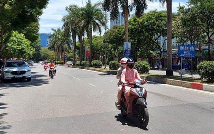Bắc Bộ nắng nóng trở lại, Nam Bộ cuối tuần mưa chuyển mùa