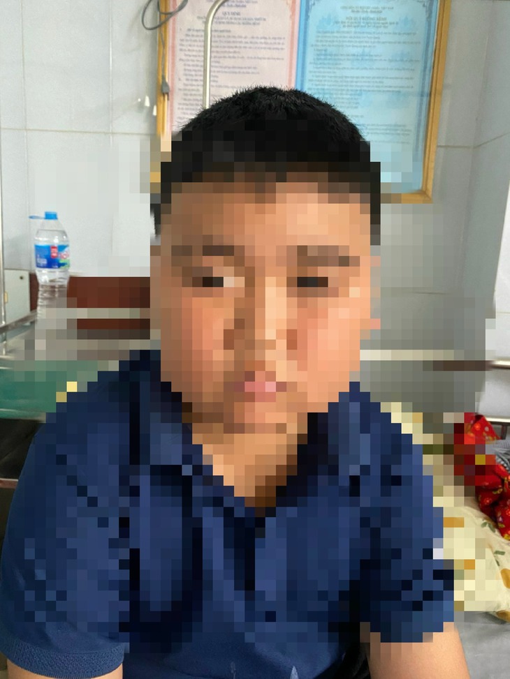 Trẻ suy thượng thận do dùng thuốc chứa corticoid liều cao liên tục- Ảnh 2.