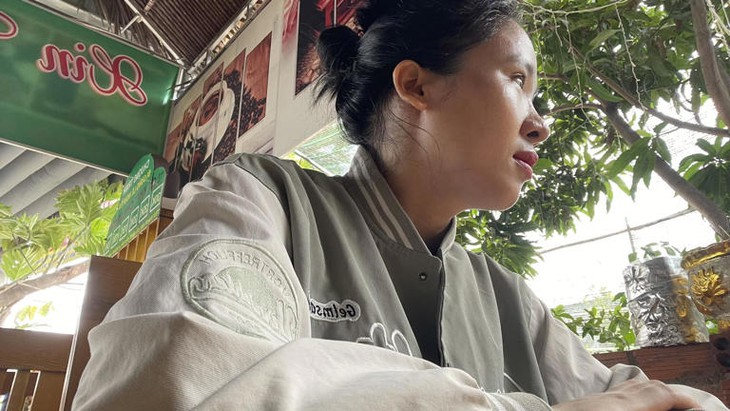 Chuyện của người mẹ đơn thân bị ung thư giai đoạn cuối địu con vào viện chữa bệnh- Ảnh 1.