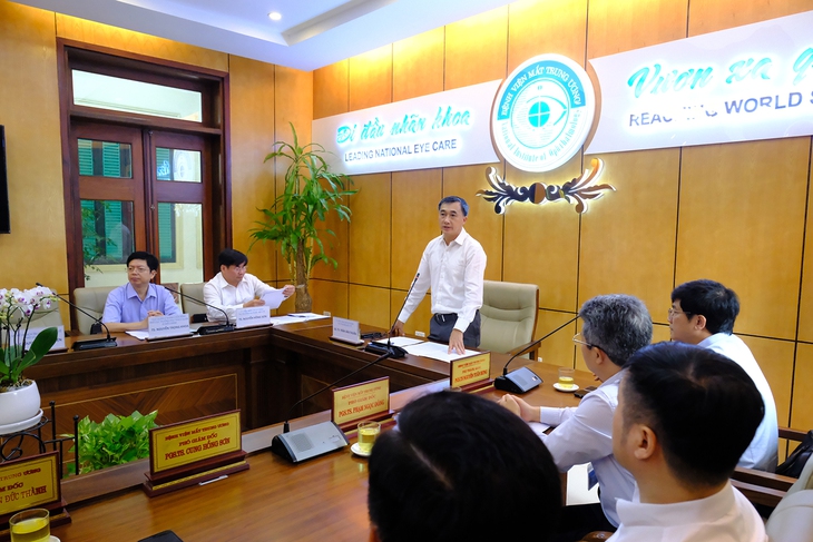 Bộ Y tế công bố quyết định công tác cán bộ tại Bệnh viện Mắt Trung ương- Ảnh 1. Bộ Y tế công bố quyết định công tác cán bộ tại Bệnh viện Mắt Trung ương- Ảnh 1.