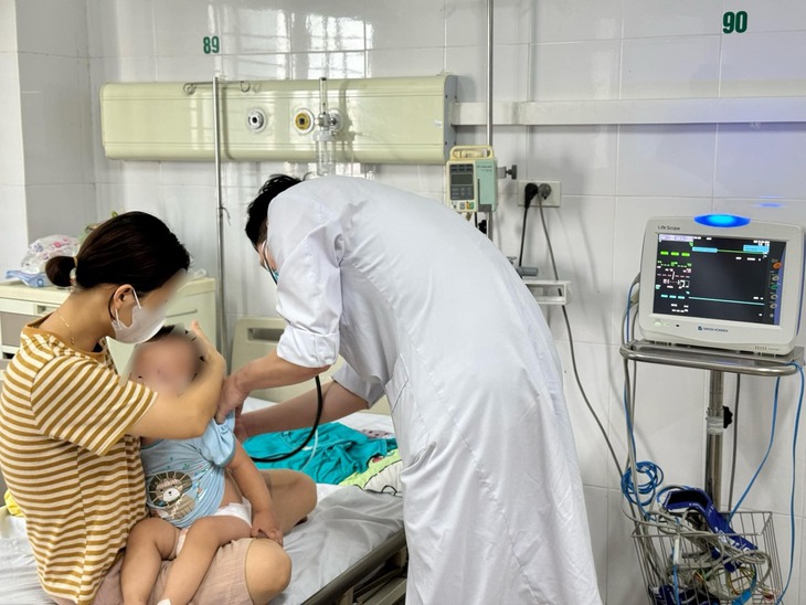 Nhiều trường hợp mắc cúm B tiến triển nặng phải thở máy- Ảnh 1.