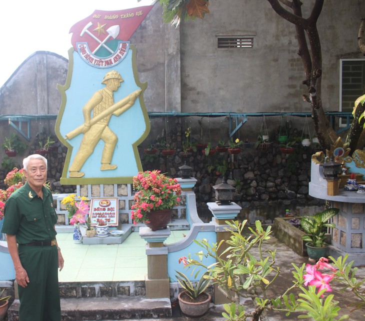Thăm Khu tưởng niệm Bác Hồ trong khuôn viên của gia đình một cựu chiến binh- Ảnh 14. Thăm Khu tưởng niệm Bác Hồ trong khuôn viên của gia đình một cựu chiến binh- Ảnh 14.