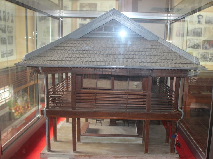 Thăm Khu tưởng niệm Bác Hồ trong khuôn viên của gia đình một cựu chiến binh- Ảnh 6. Thăm Khu tưởng niệm Bác Hồ trong khuôn viên của gia đình một cựu chiến binh- Ảnh 6.