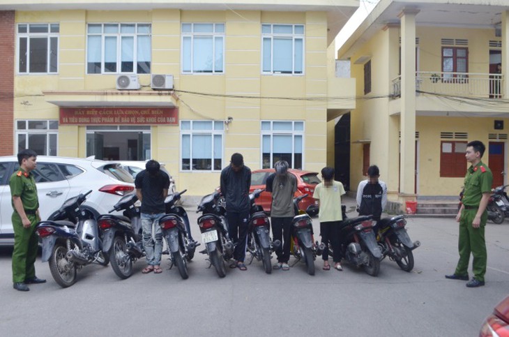 Các đối tượng cùng số tang vật.
