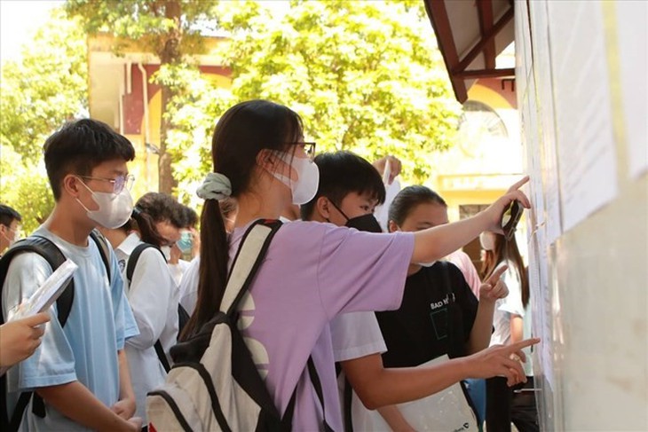 Làm sao chấm dứt việc 'ép' học sinh không thi lớp 10 công lập?- Ảnh 2.