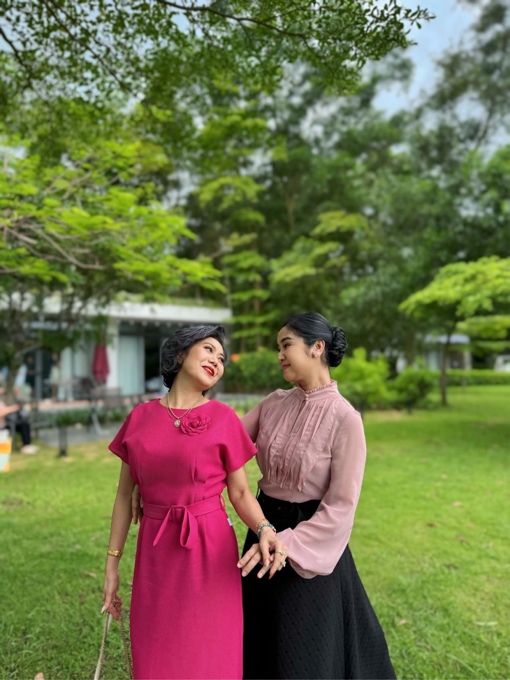 Hương Tươi và 'con gái' tiết lộ thú vị khi chia tay 'Trạm cứu hộ trái tim'- Ảnh 5. Hương Tươi và 'con gái' tiết lộ thú vị khi chia tay 'Trạm cứu hộ trái tim'- Ảnh 5.