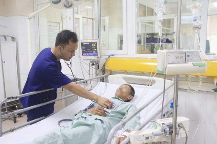 Suýt mất mạng vì ăn so biển
- Ảnh 1. Suýt mất mạng vì ăn so biển
- Ảnh 1.