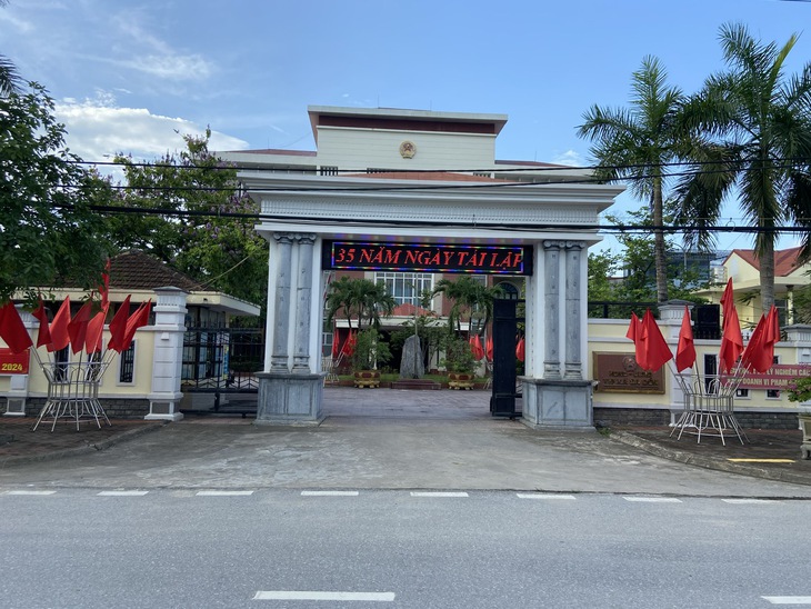 Nguyên nhân một Chủ tịch thị xã ở Quảng Bình xin nghỉ hưu trước 4 năm- Ảnh 1. Nguyên nhân một Chủ tịch thị xã ở Quảng Bình xin nghỉ hưu trước 4 năm- Ảnh 1.