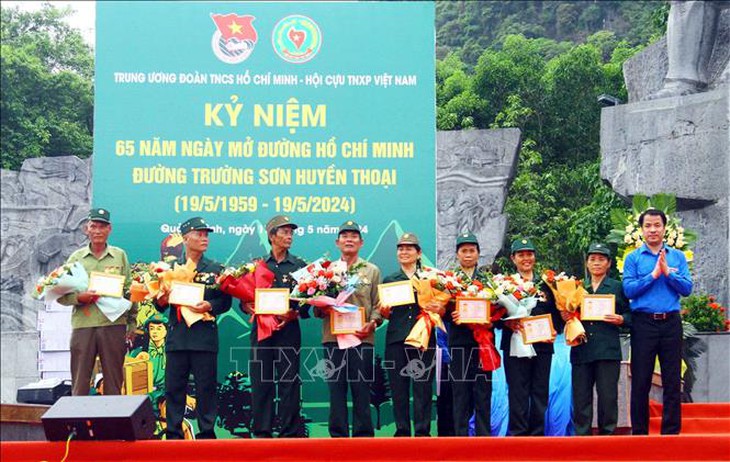 10 tỉnh tham gia các hoạt động Kỷ niệm 65 năm mở đường Trường Sơn- Ảnh 3. 10 tỉnh tham gia các hoạt động Kỷ niệm 65 năm mở đường Trường Sơn- Ảnh 3.