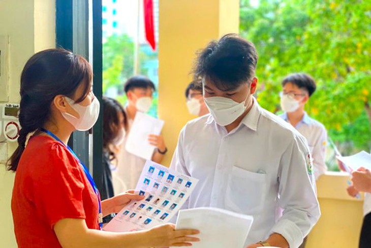 Thủ tướng chỉ đạo chủ động phòng, chống dịch bệnh trong kỳ thi tốt nghiệp THPT- Ảnh 1. Thủ tướng chỉ đạo chủ động phòng, chống dịch bệnh trong kỳ thi tốt nghiệp THPT- Ảnh 1.