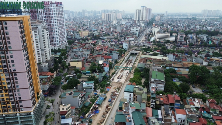 Hầm chui Giải Phóng vắng bóng công nhân, rào chắn thi công 'cắt xẻ' đường Kim Đồng- Ảnh 6. Hầm chui Giải Phóng vắng bóng công nhân, rào chắn thi công 'cắt xẻ' đường Kim Đồng- Ảnh 6.