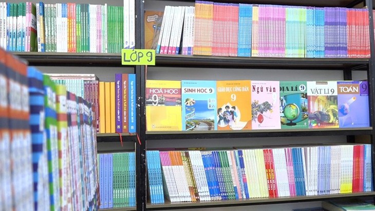 Khi nào áp quy định giá tối đa sách giáo khoa?- Ảnh 1.