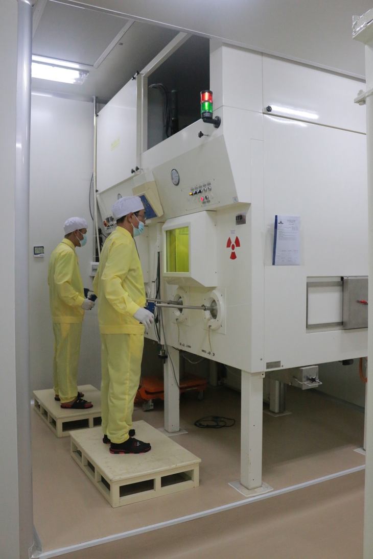 Sản phẩm thuốc phóng xạ I-131 giúp chẩn đoán và điều trị bệnh ung thư nhận danh hiệu Ngôi sao thuốc Việt- Ảnh 3. Sản phẩm thuốc phóng xạ I-131 giúp chẩn đoán và điều trị bệnh ung thư nhận danh hiệu Ngôi sao thuốc Việt- Ảnh 3.