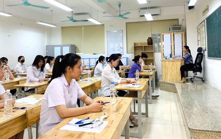 Những vật dụng cấm mang vào phòng thi lớp 10, thí sinh Hà Nội cần đặc biệt lưu ý- Ảnh 1. Những vật dụng cấm mang vào phòng thi lớp 10, thí sinh Hà Nội cần đặc biệt lưu ý- Ảnh 1.