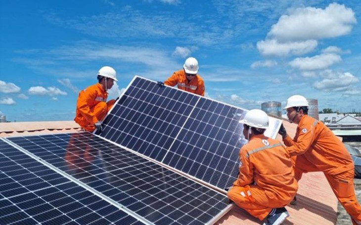 Chuyên gia đề xuất giải pháp cho điện mặt trời mái nhà