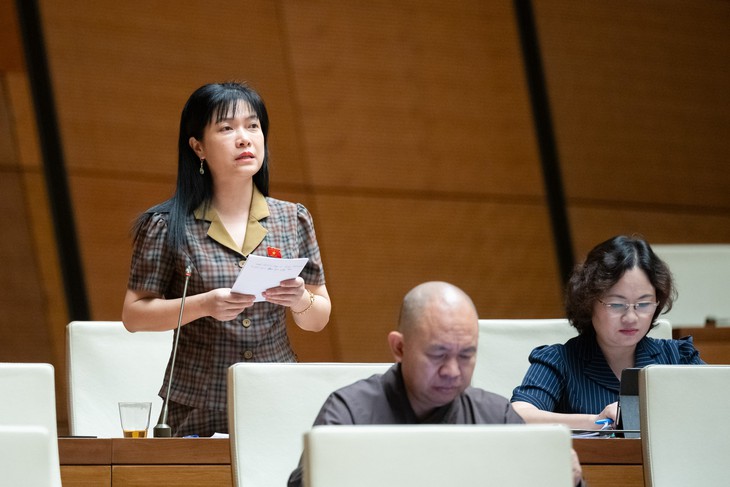 ĐBQH đề xuất cho phép 'xe ghép, xe tiện chuyến' hoạt động vận tải hành khách- Ảnh 2. ĐBQH đề xuất cho phép 'xe ghép, xe tiện chuyến' hoạt động vận tải hành khách- Ảnh 2.