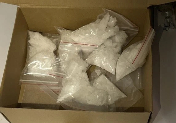 Triệt phá đường dây vận chuyển ma tuý xuyên quốc gia nguỵ trang trong hộp thực phẩm tại TPHCM- Ảnh 2. Triệt phá đường dây vận chuyển ma tuý xuyên quốc gia nguỵ trang trong hộp thực phẩm tại TPHCM- Ảnh 2.