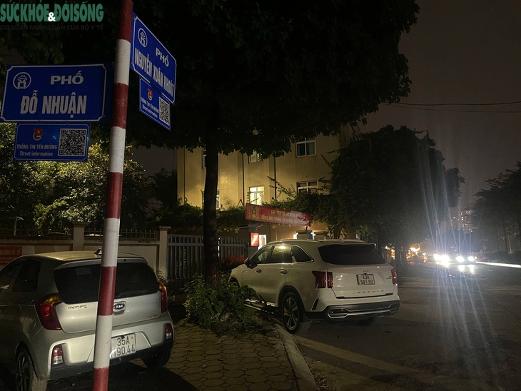 Tuyến phố không đèn đường giữa lòng Thủ đô- Ảnh 1.